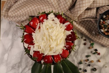 Masada lezzetli bir pasta var.