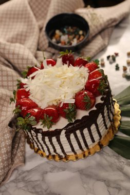 Masada lezzetli bir pasta var.