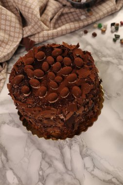 Masada lezzetli bir pasta var.