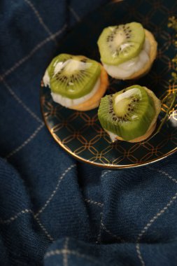 Masada lezzetli bir pasta var.