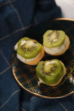 Masada lezzetli bir pasta var.