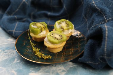 Masada lezzetli bir pasta var.