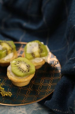 Masada lezzetli bir pasta var.