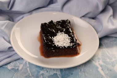 Masada lezzetli bir pasta var.