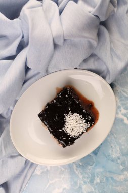 Masada lezzetli bir pasta var.