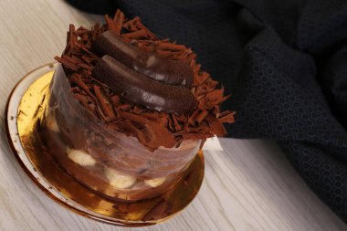 Masada lezzetli bir pasta var.