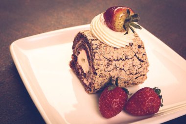 Masada lezzetli bir pasta var.