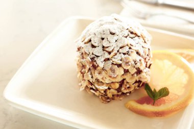 Masada lezzetli bir pasta var.