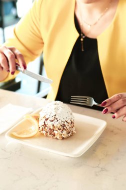 Masada lezzetli bir pasta var.