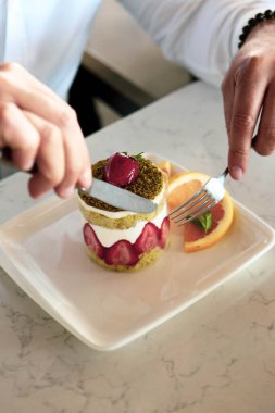 Masada lezzetli bir pasta var.