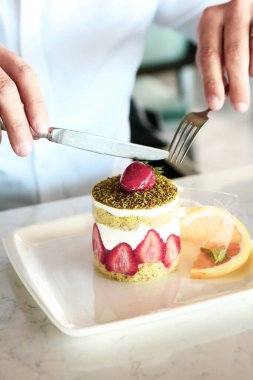 Masada lezzetli bir pasta var.