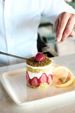 Masada lezzetli bir pasta var.