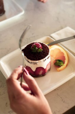 Masada lezzetli bir pasta var.