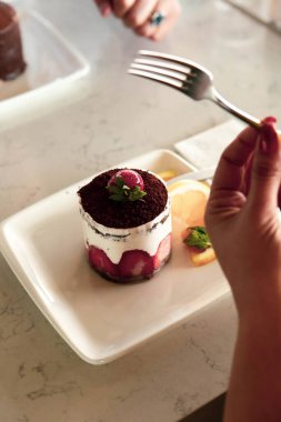 Masada lezzetli bir pasta var.