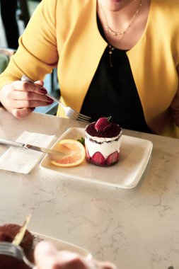 Masada lezzetli bir pasta var.