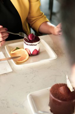 Masada lezzetli bir pasta var.