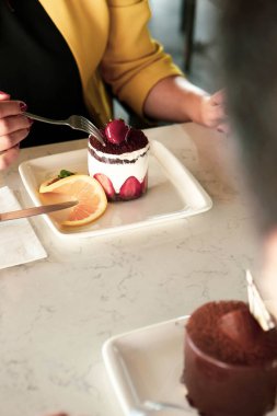 Masada lezzetli bir pasta var.