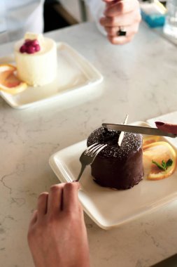 Masada lezzetli bir pasta var.