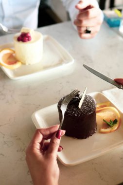 Masada lezzetli bir pasta var.