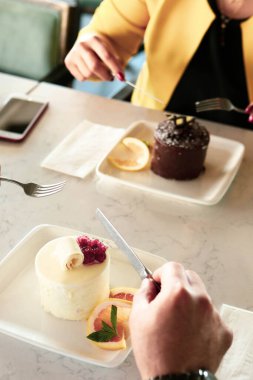 Masada lezzetli bir pasta var.