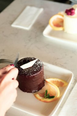 Masada lezzetli bir pasta var.