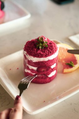 Masada lezzetli bir pasta var.