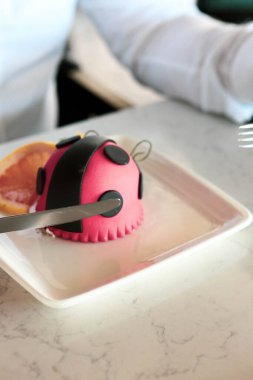 Masada lezzetli bir pasta var.