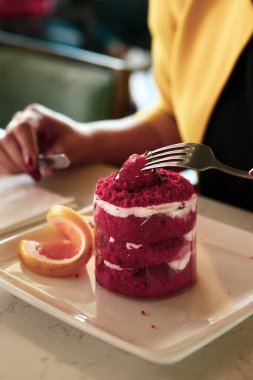 Masada lezzetli bir pasta var.