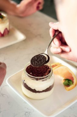 Masada lezzetli bir pasta var.