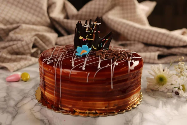 Masada lezzetli bir pasta var.