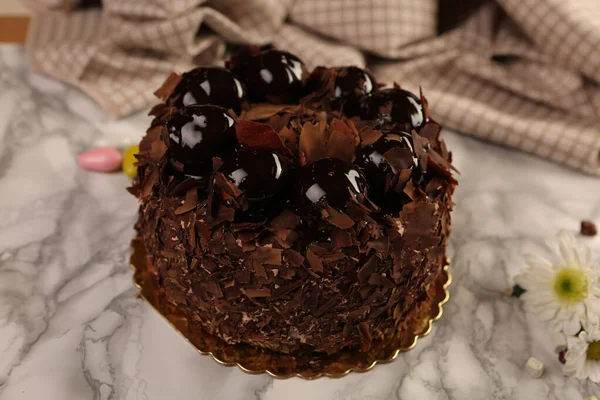 Masada lezzetli bir pasta var.