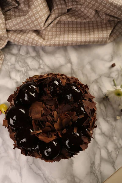 Masada lezzetli bir pasta var.