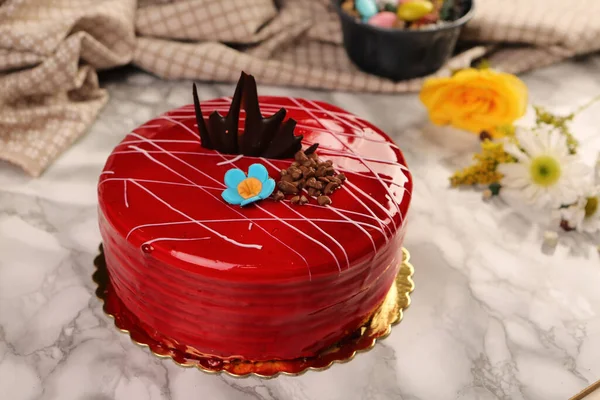 Masada lezzetli bir pasta var.