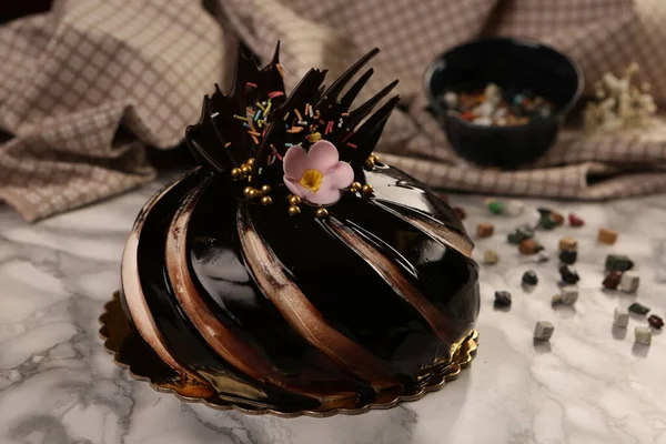 Masada lezzetli bir pasta var.