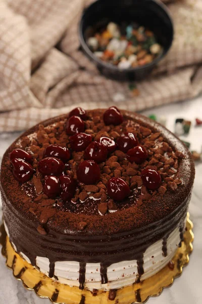 Masada lezzetli bir pasta var.