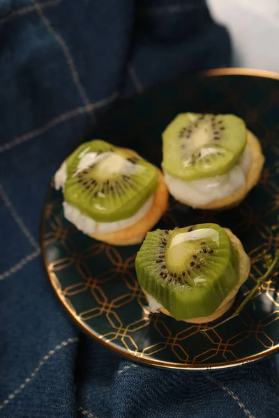 Masada lezzetli bir pasta var.