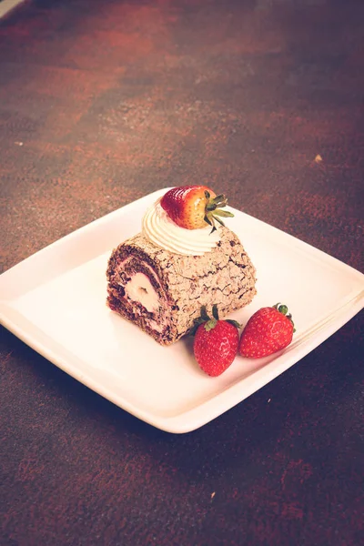 Masada lezzetli bir pasta var.