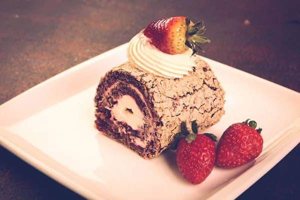 Masada lezzetli bir pasta var.