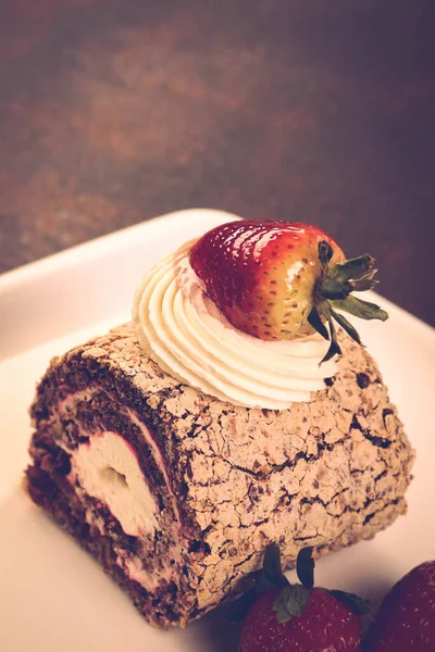 Masada lezzetli bir pasta var.