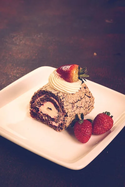 Masada lezzetli bir pasta var.