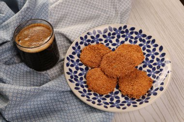 Koyu çikolata parçaları ile tanımlama