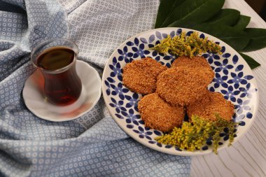 Koyu çikolata parçaları ile tanımlama