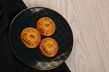 Koyu çikolata parçaları ile tanımlama