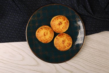 Koyu çikolata parçaları ile tanımlama