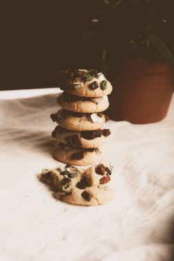 Koyu çikolata parçaları ile tanımlama