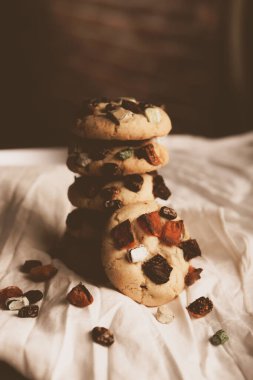 Koyu çikolata parçaları ile tanımlama