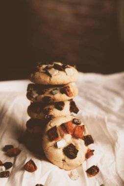 Koyu çikolata parçaları ile tanımlama