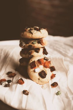 Koyu çikolata parçaları ile tanımlama