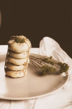 Koyu çikolata parçaları ile tanımlama