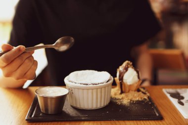 dondurma çikolatalı sufle